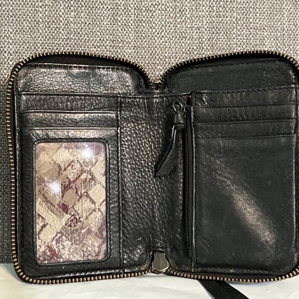 Elliott Lucca Zip Around Leather Wristlet Hand Painted Peacock Feather - Picture 5 of 16